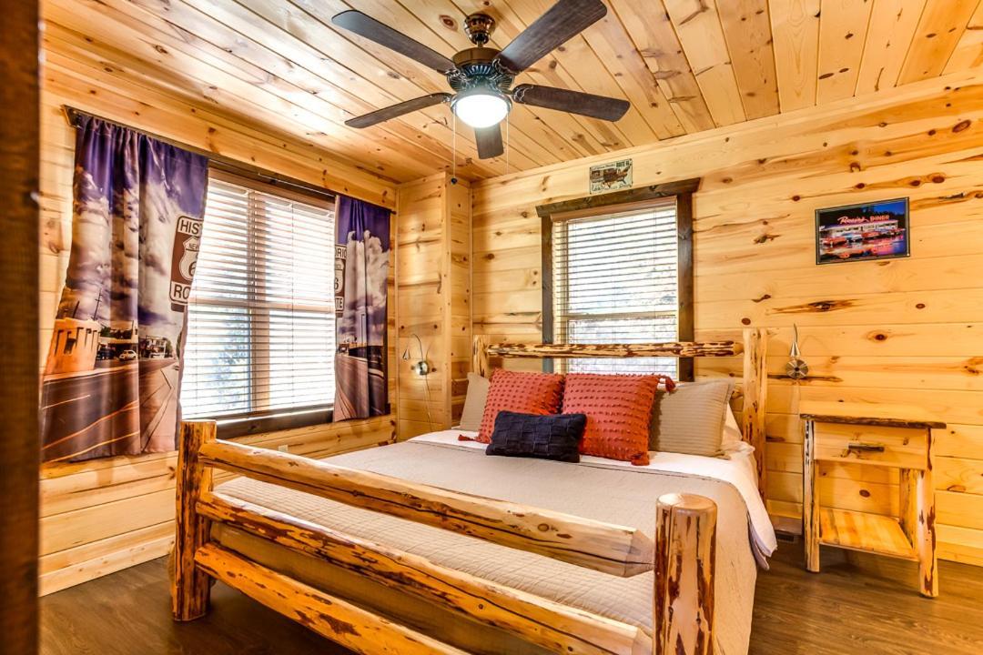 Route 66 Cabin Pigeon Forge Habitación foto